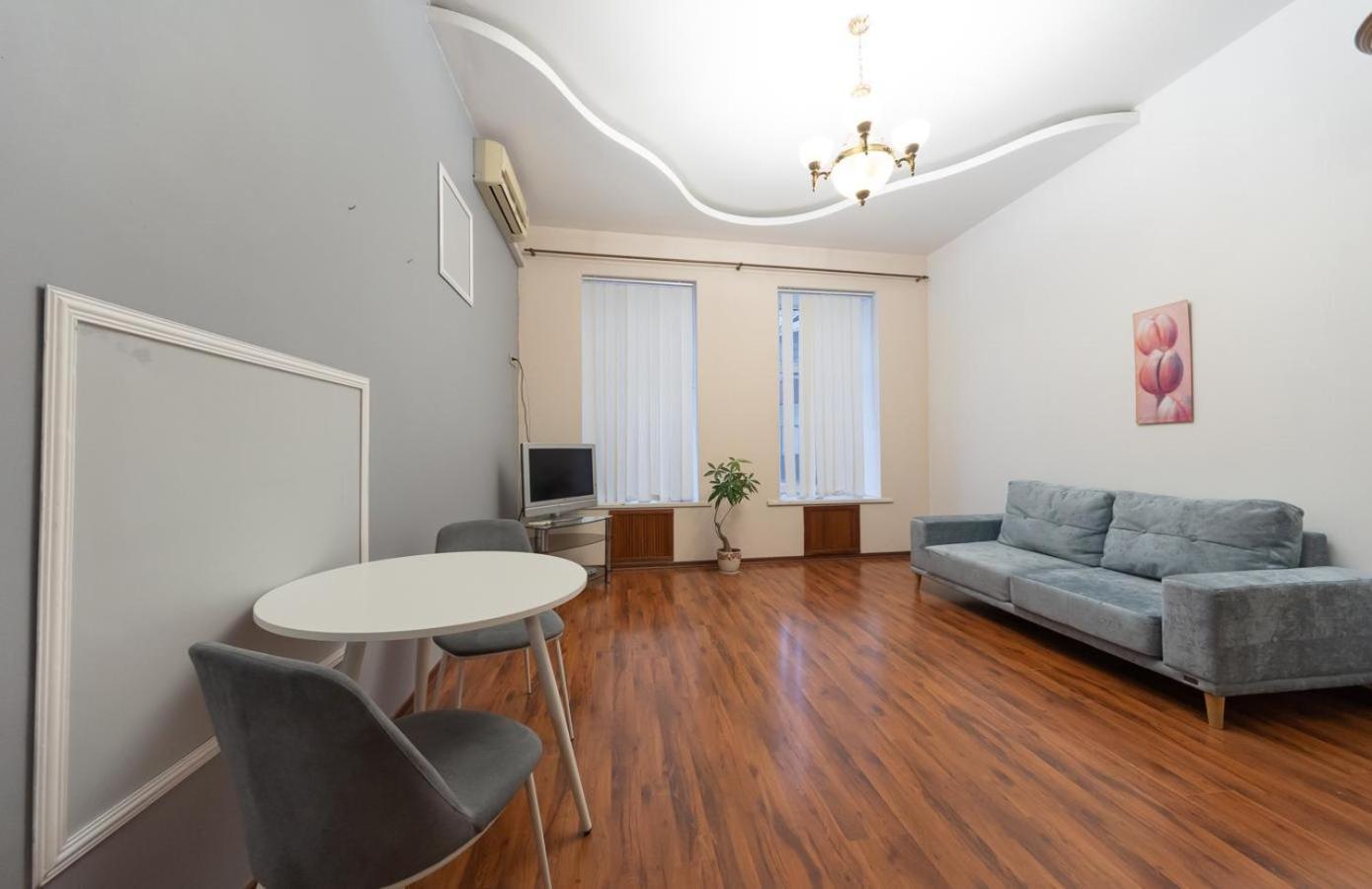 Затишна Квартира Біля Майдану Незалежності Kyiv Exterior photo