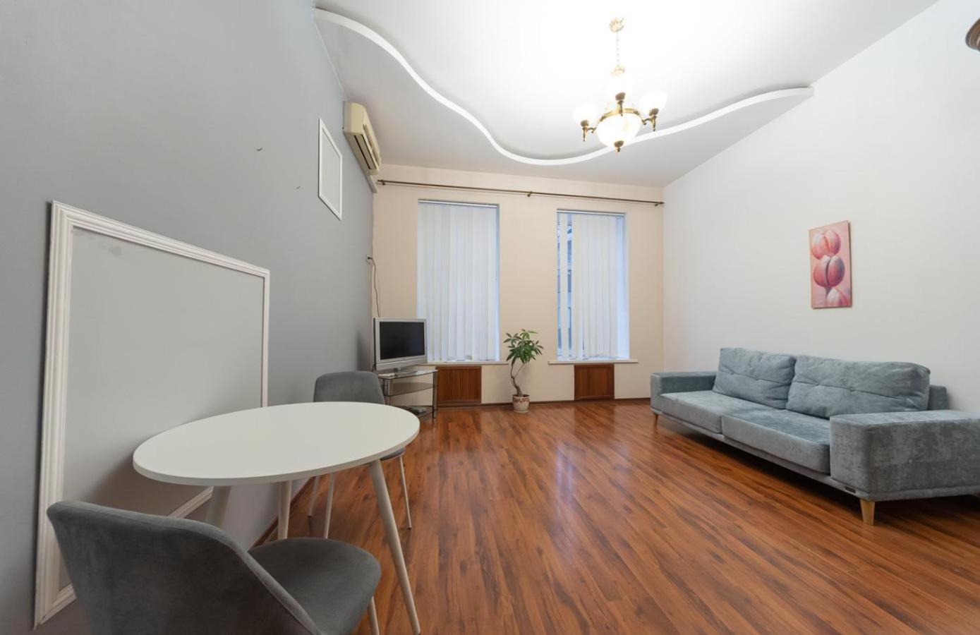 Затишна Квартира Біля Майдану Незалежності Kyiv Exterior photo